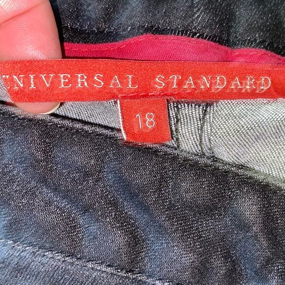 Universal Standard $128 Zip Ankle Black Denim Pant Jeans sz 18 - Picture 3 of 10